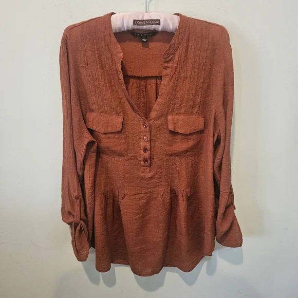 Zac & Rachael Women's Amber Flowy V-Neckline Blouse, Large - Picture 1 of 10